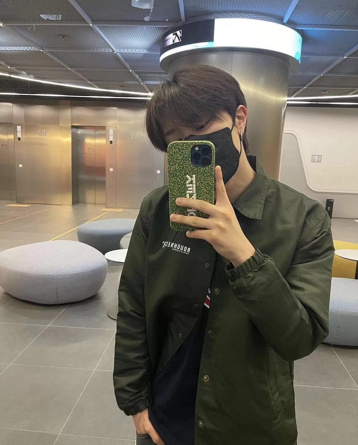 Merek Lokal yang Dipakai Idol Korea